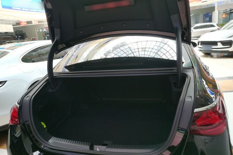 Used Mercedes-Benz E-Class 2025 Facelift E 300 L Luxury Edition