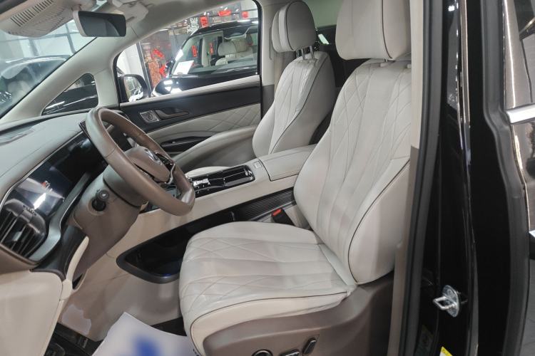 Used Denza D9 2022 DM-i 970 Four-Wheel Drive Prestige Model