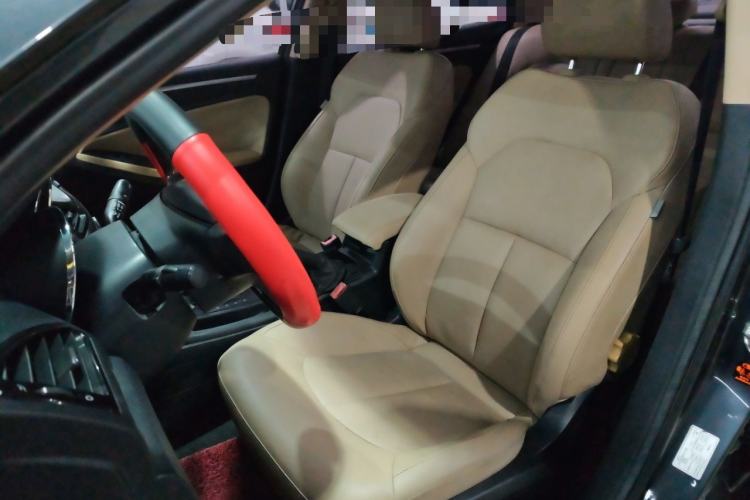 Used Bestune B70 2014 2.0L automatic luxury version
