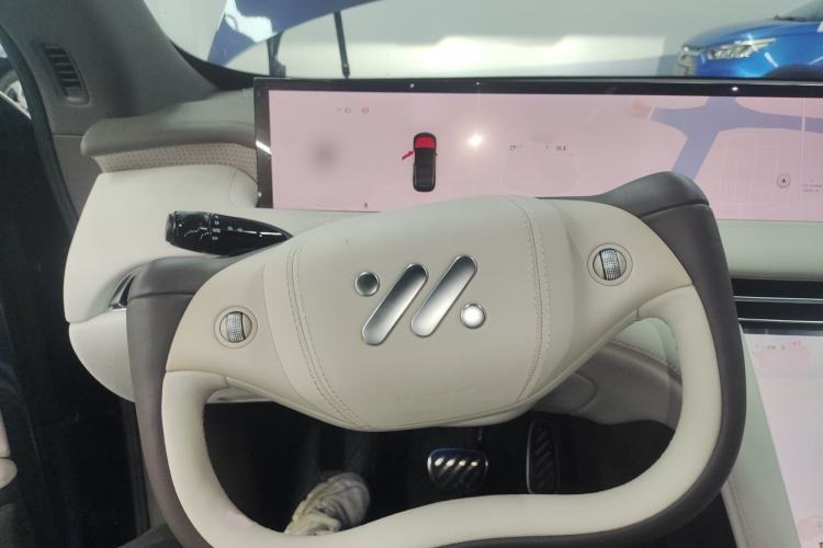 Used IM LS7 2023 90 kWh Elite Rear-Drive Version Steering Wheel