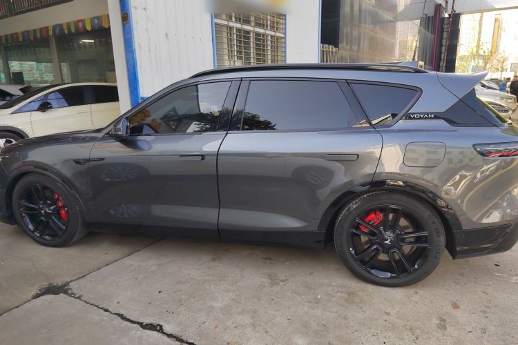 Used VOYAH FREE 2025 318 259 km All-Wheel-Drive Exploration Edition
