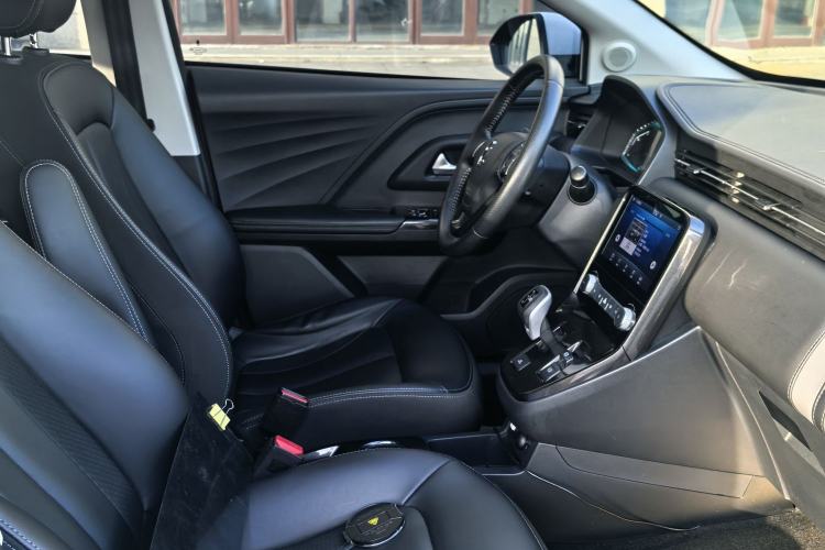 Used ORA iQ 2018 Smart Connectivity Model