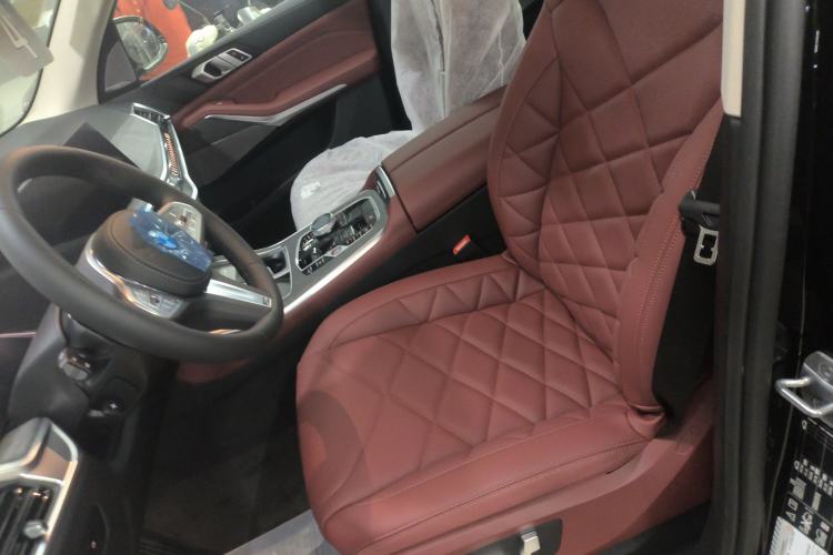 Used BMW X5 2023 xDrive 30Li Luxury M Sport Package Left Front Seat