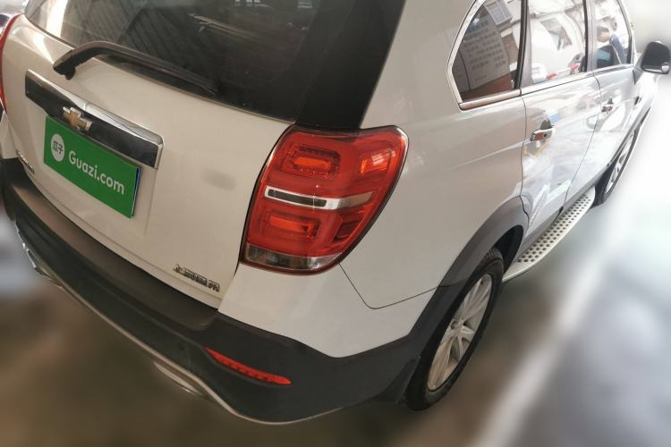 Used Chevrolet Captiva 2015 2.4L 4x4 Flagship Edition 7-Seater