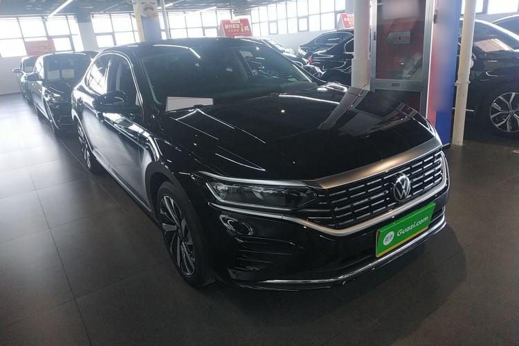 Used Volkswagen Passat 2023 330TSI Elite Edition Front Right 45 Deg