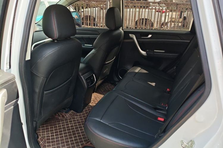 Used Haval M6 2019 1.5T Manual Two-Wheel Drive Elite Version China VI Standard Left Rear Seat