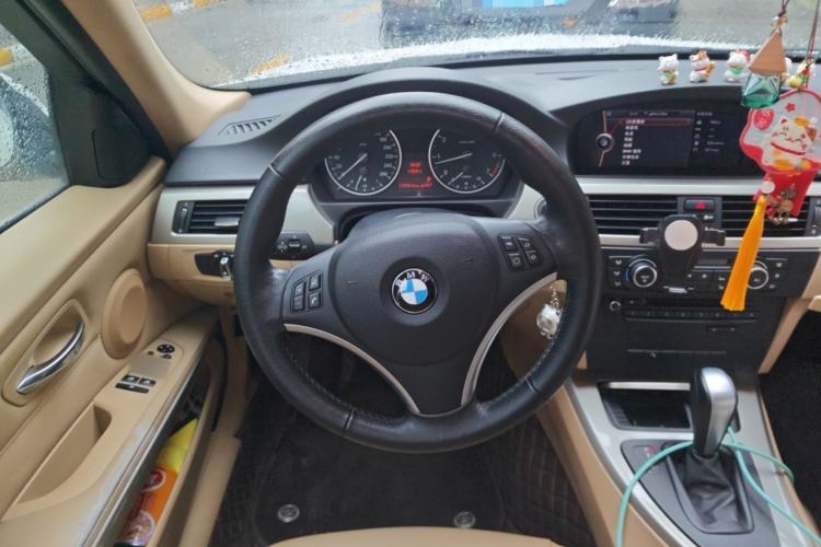 Used BMW 3 Series 2010 320i Luxury Model