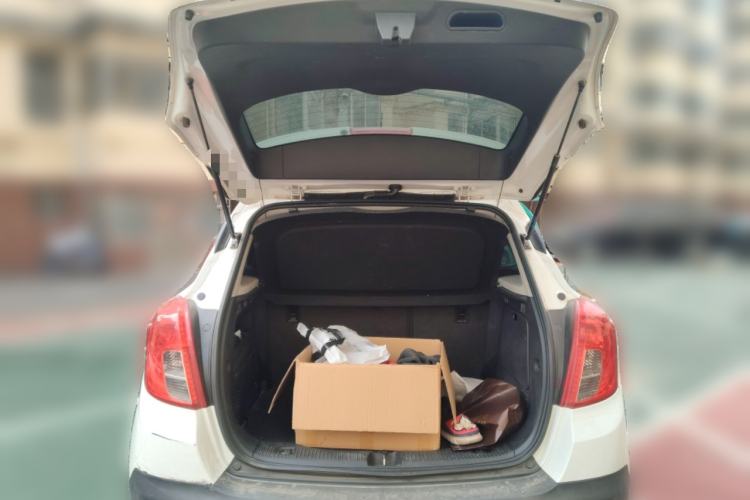 Used Buick Encore 2015 1.4T Automatic Two-Wheel Drive Urban Elite Version Trunk