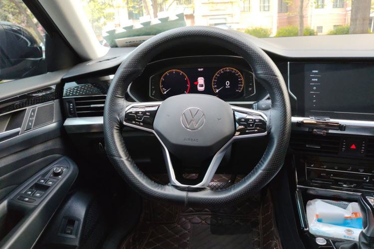 Used Volkswagen Passat 2023 Revised 330TSI Elite Edition Steering Wheel