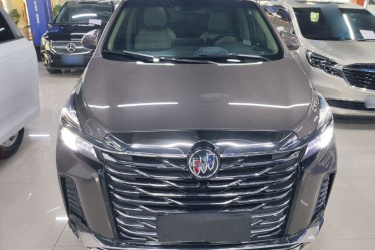 Used Buick GL8 2023 Facelifted Land Cruiser Executive Luxury Version