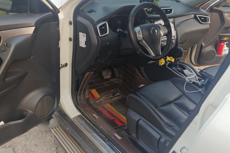 Used Nissan X-Trail 2015 2.0L CVT Comfort MAX Edition 2WD Driver Seat