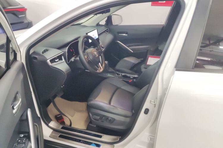 Used Toyota FRONTLANDER 2023 2.0L CVT Luxury Edition
