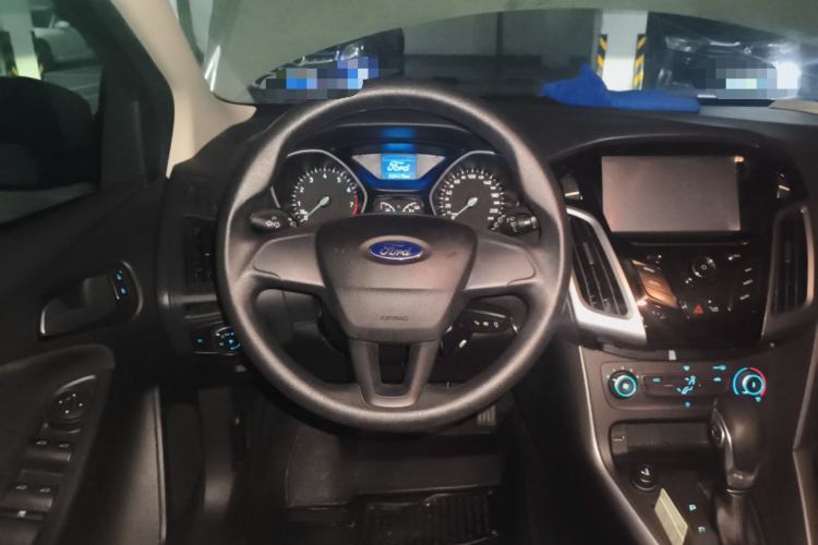Used Ford Focus 2015 Hatchback 1.6L Automatic Comfort Model Steering Wheel