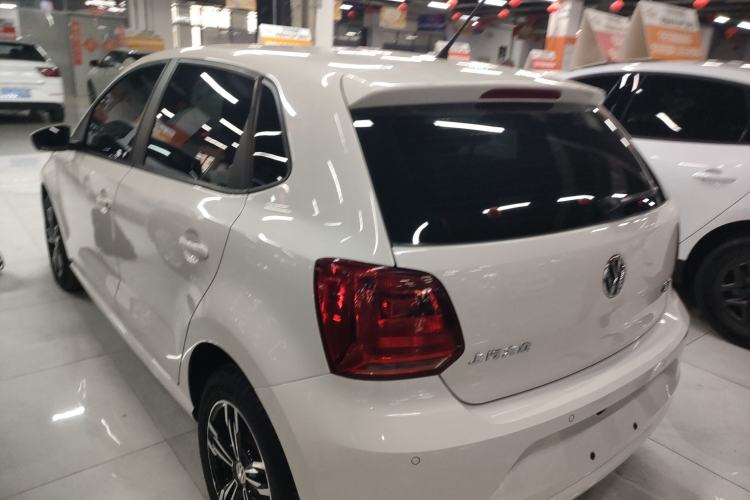 Used Volkswagen Polo 2016 1.6L Automatic Comfort Model
