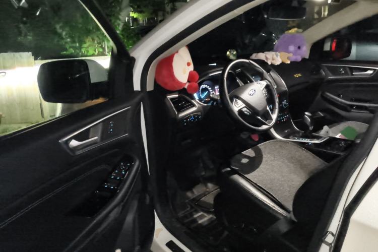 Used Ford Edge 2016 EcoBoost 245 Two-Wheel-Drive Titanium 7-Seater
