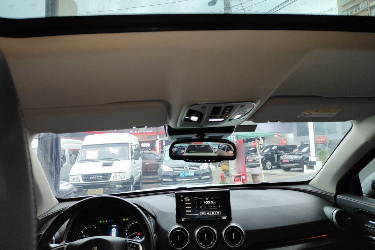 Used Wey VV5 2017 2.0T Ultra-Luxury Version
