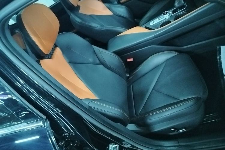 Used CHANGAN UNI-V 2022 1.5T Prestige Version
