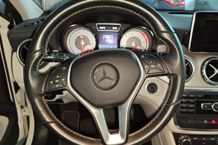 Used Mercedes-Benz GLA 2015 GLA 200 Fashion Model
