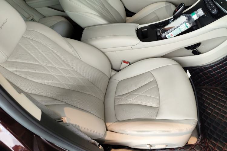 Used Buick LaCrosse 2022 Avenir Avia First Edition Right Front Seat