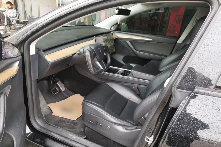 Used Tesla Model Y 2021 Long-Range All-Wheel-Drive Version Driver Seat