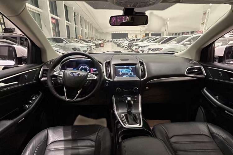 Used Ford Edge 2015 2.0T GTDi Two-Wheel-Drive High-Line Version