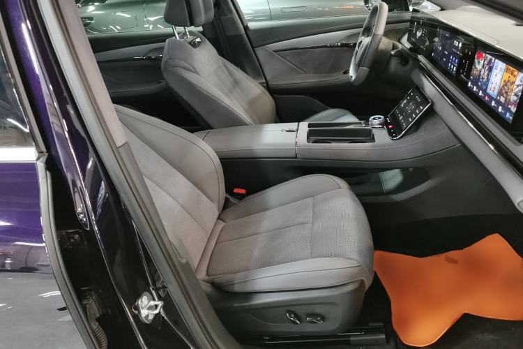 Used VOYAH PASSION 2024 PHEV Four-Wheel Drive Ultra-Long Range Flagship Model