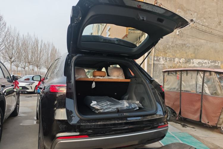 Used Geely Galaxy Xingjian 7 EM-i 2026 Model 130km Launch Edition Trunk