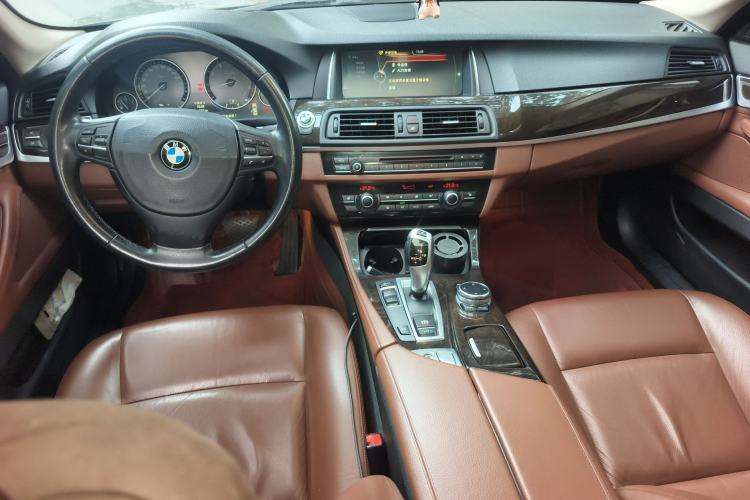 Used BMW 5 Series 2014 530Li Leading Model
