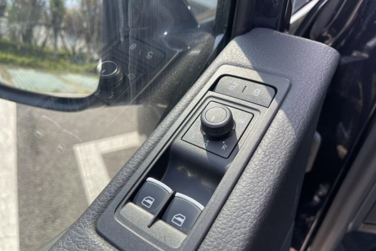 Used Volkswagen Multivan 2018 2.0 TSI Two-Wheel-Drive Luxury Edition 7 Seats