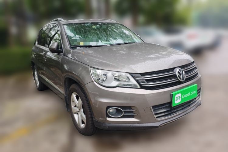 Used Volkswagen Tiguan 2010 1.8TSI Automatic All-Wheel-Drive Elite Edition Front Right 45 Deg