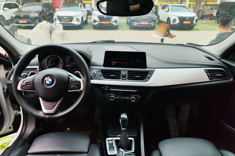 Used BMW 1 Series 2018 120i Design Package Model Center Console