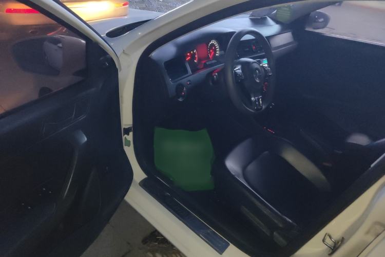 Used Volkswagen Santana 2015 1.6L Automatic Fashion Edition