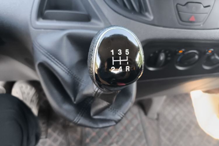 Used Ford Transit 2017 2.0T Diesel Multi-Function Commercial Vehicle Mid-Drive Mid-Roof China V Standard
