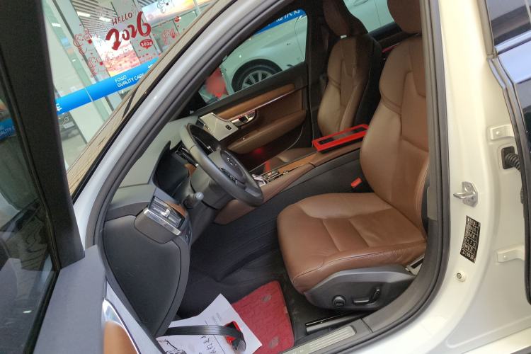 Used Volvo S90 2022 B5 Zhiyi Luxury Edition
