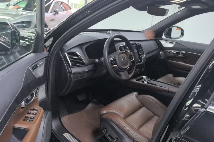 Used Volvo XC90 2023 B6 Zhiya Luxury 7-Seater
