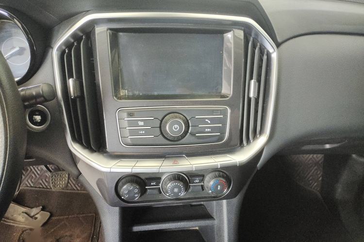 Used JMC Yuhu 7 2020 2.0T Diesel Manual 4x4 Comfort Edition Long Wheelbase China VI Emission Standard JX4D20A6L