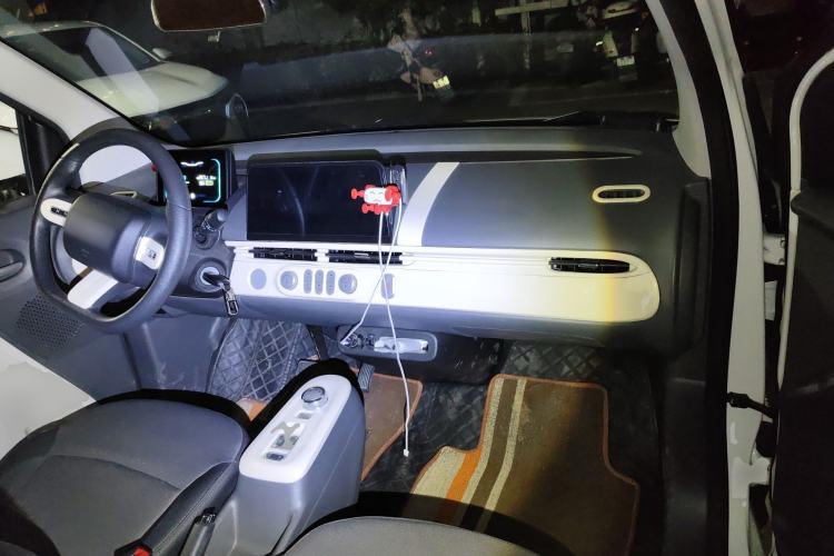 Used CHANGAN NEVO Lumin 2023 301km Honey Dew Edition Center Console