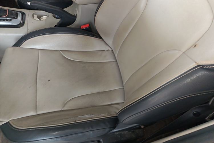 Used FORTHING Joyear XV 2016 1.6L CVT Comfort Model Left Front Seat