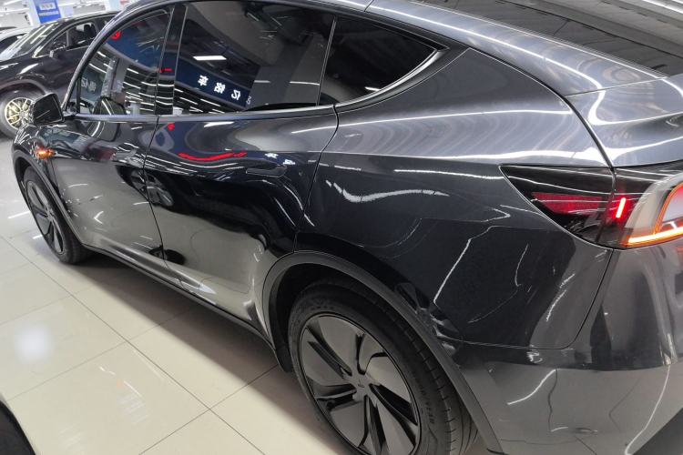 Used Tesla Model Y 2025 Rear-Wheel-Drive Version