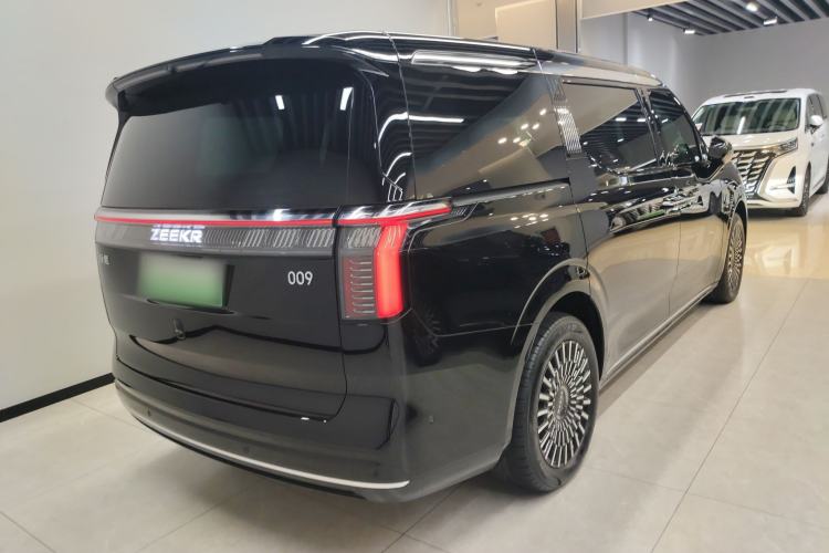 Used Zeekr 009 2024 7-Seater Walk-Through Version Four-Wheel Drive 108 kWh Rear Right 45 Deg