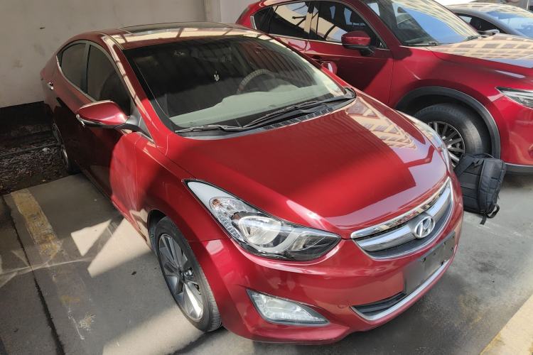 Used Hyundai Elantra (5th Generation / Langdong) 2015 1.6L Automatic Leading Model Front Right 45 Deg