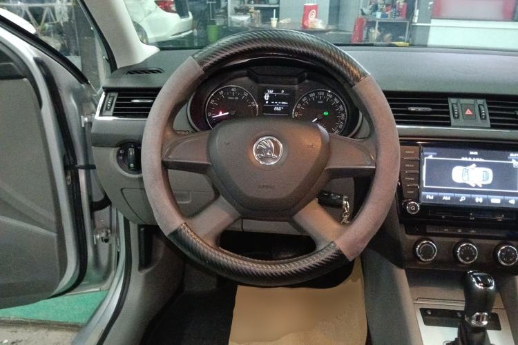 Used Skoda Octavia 2015 1.6L Automatic Yijie Edition
