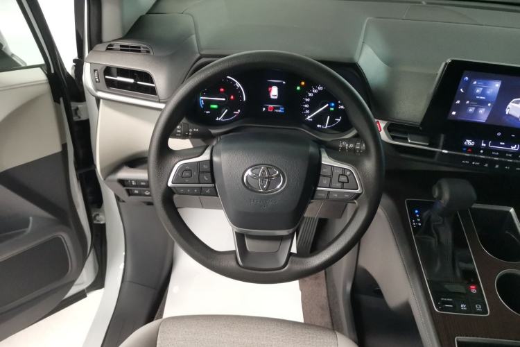 Used Toyota SIENNA 2024 2.5L Hybrid Comfort Edition