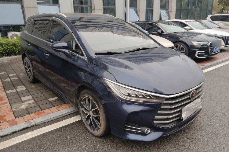 Used BYD Song MAX 2017 1.5T Automatic Smart Connect Elite 7-Seater Front Right 45 Deg