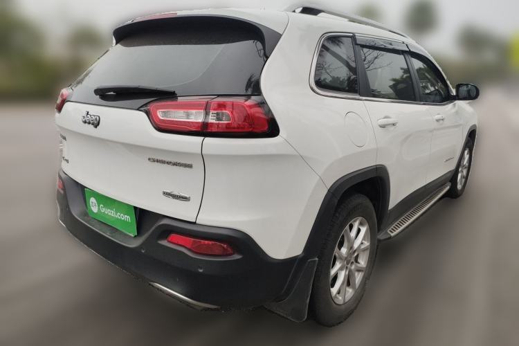 Used Jeep Cherokee 2016 2.4L Professional Edition
