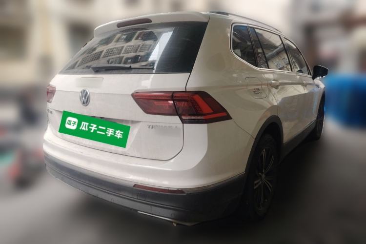 Used Volkswagen Tiguan L 2017 380TSI Automatic All-Wheel-Drive Luxury Edition Rear Right 45 Deg