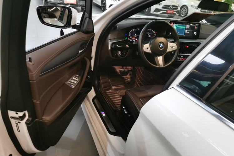 Used BMW 5 Series 2023 530Li Luxury Edition M Sport Package