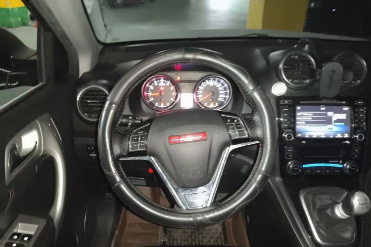 Used Haval H6 2015 Upgraded Model 1.5T Manual Two-Wheel Drive Elite Version Steering Wheel
