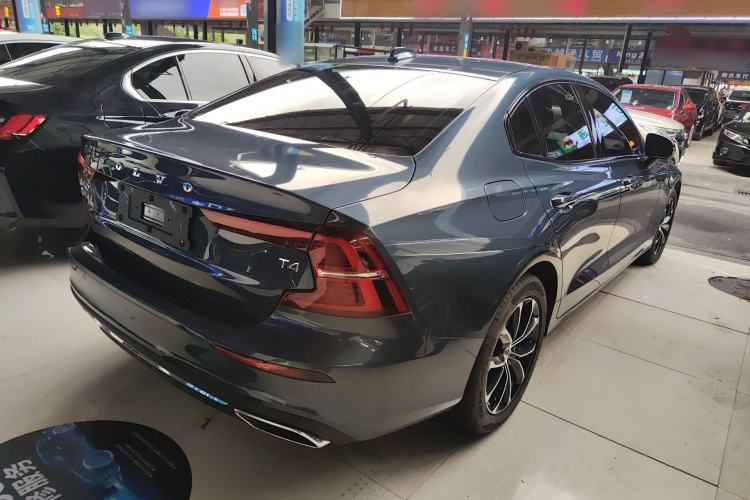 Used Volvo S60 2020 T4 Zhiyi Luxury Edition
