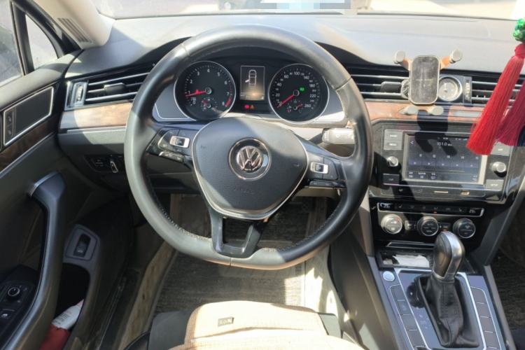 Used Volkswagen Magotan 2018 330TSI DSG Luxury Model
